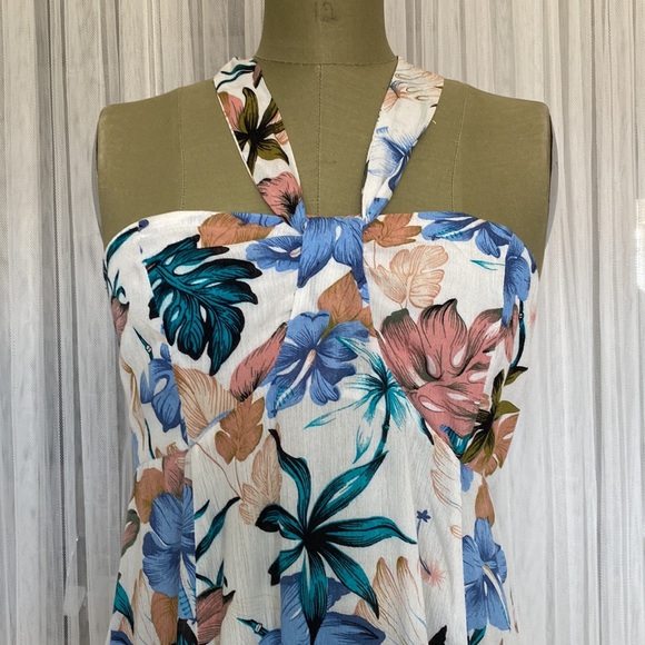 Aakaa Tropical Floral Print Flowy Halter Maxi Dress - Picture 2 of 13